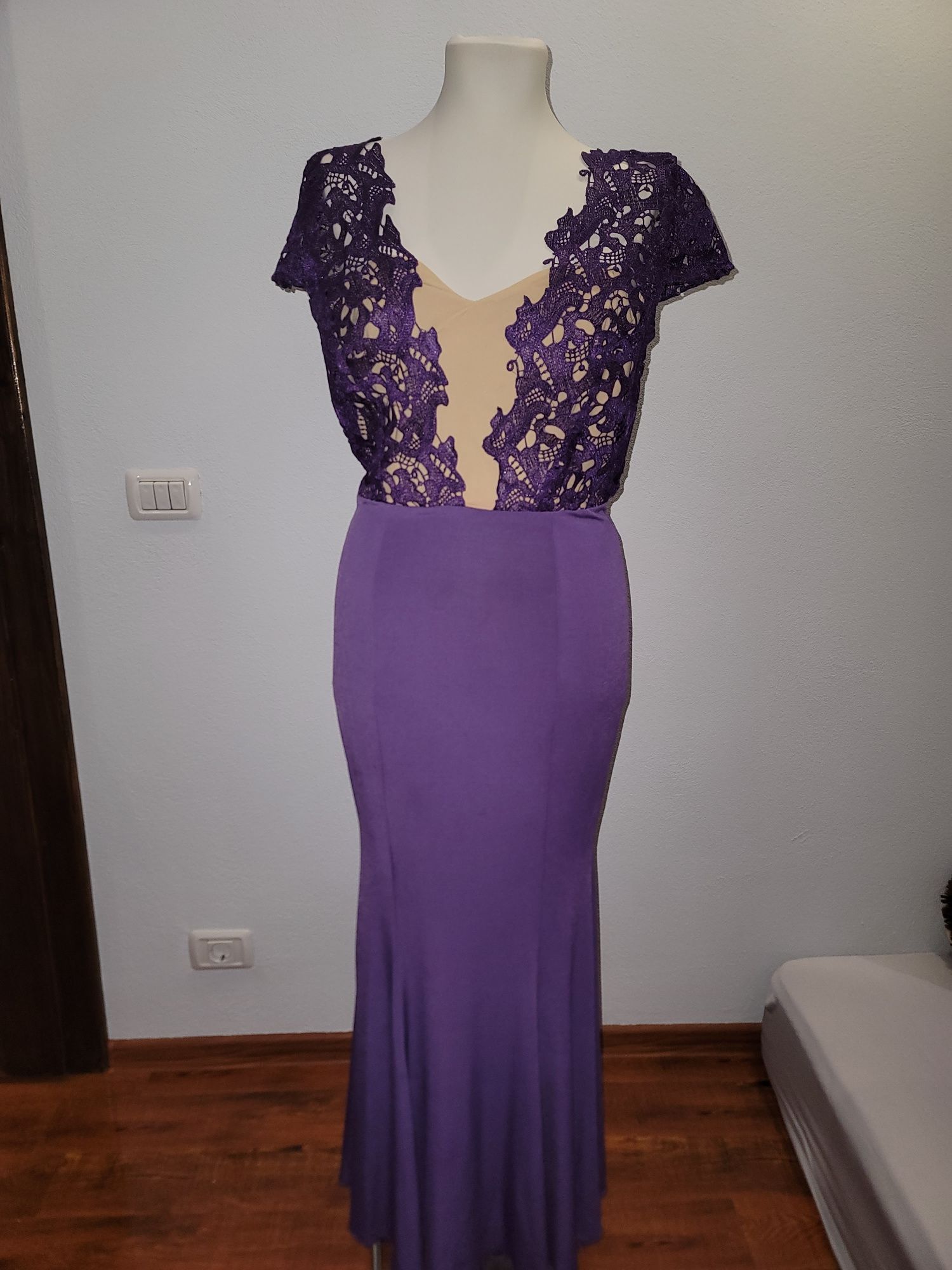 Vând rochie de seară designer Amalia Hațegan