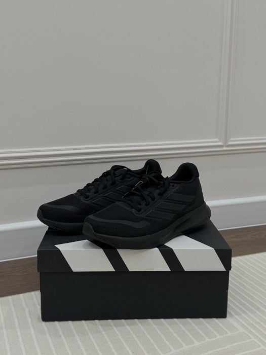 Кроссовки Адидас