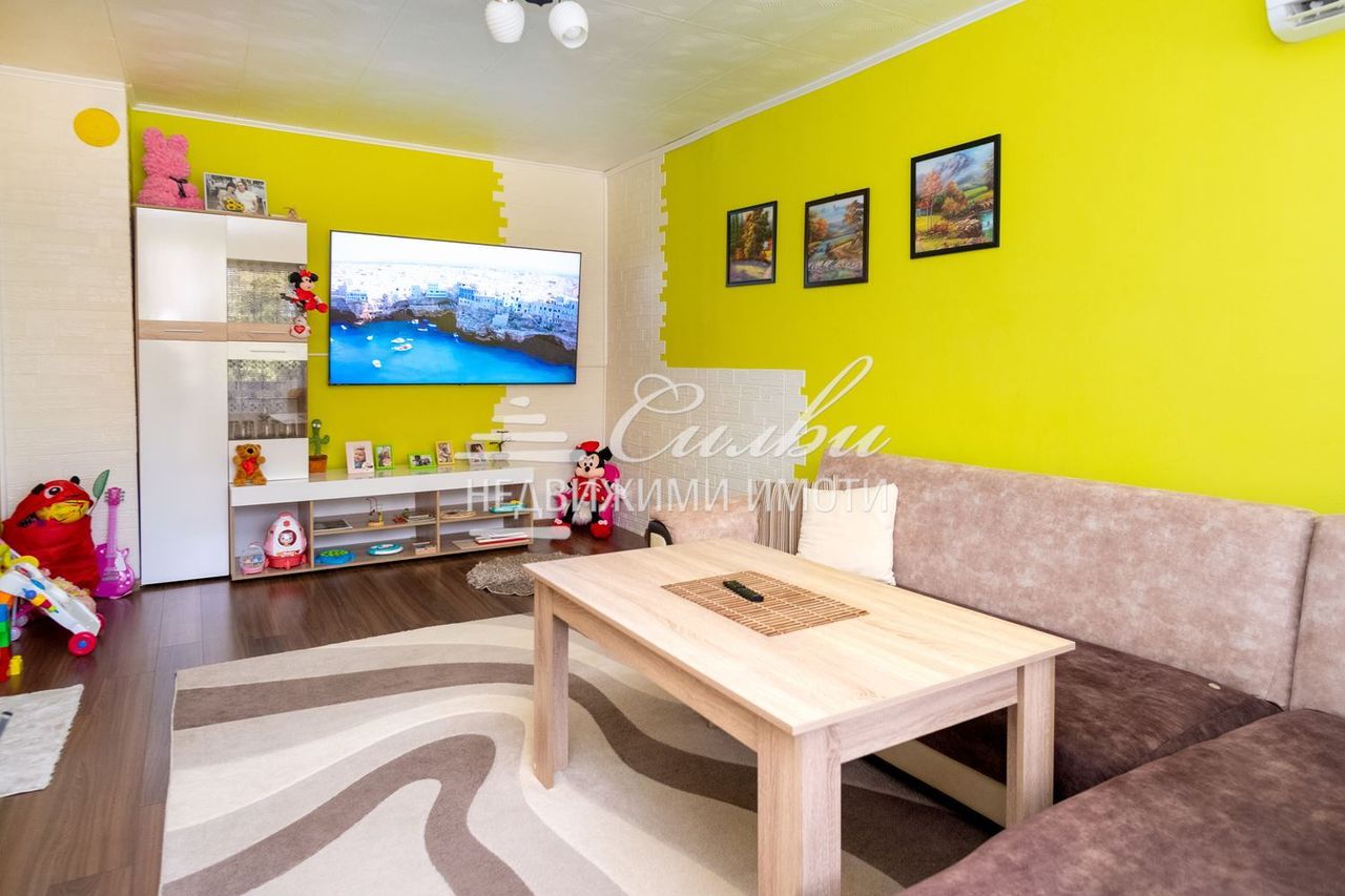 Продава се Тристаен апартамент в Велики Преслав - 78 кв.м за 0 €/кв.м - Снимка #11