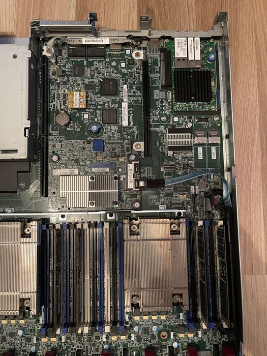 HPE ProLi DL360 Gen9 LFF 4xBays/2x14C 2680v4 2.4GHz /64GB/1400W