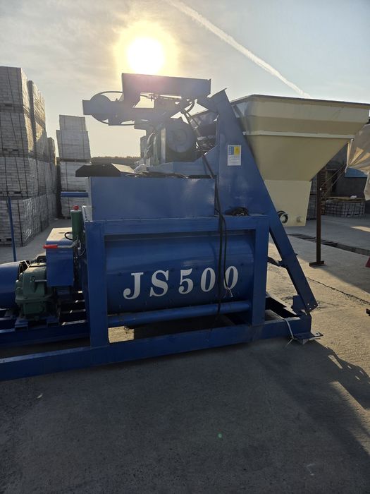 Бетоносмеситель JS 500