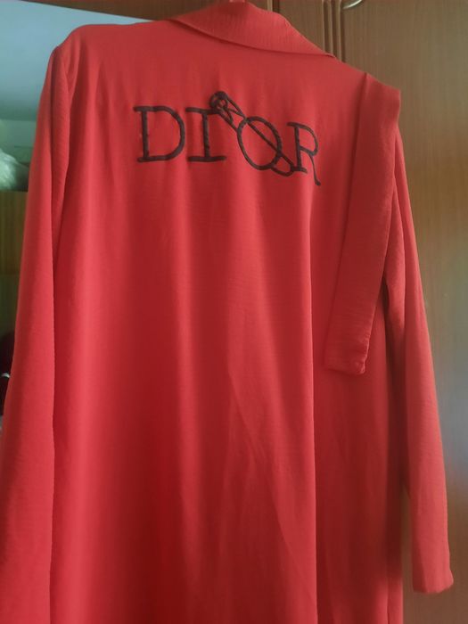 Qizil rangli Dior ko'ylagimiz