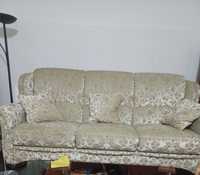 Canapea cu fotolii și masuta extensibile
