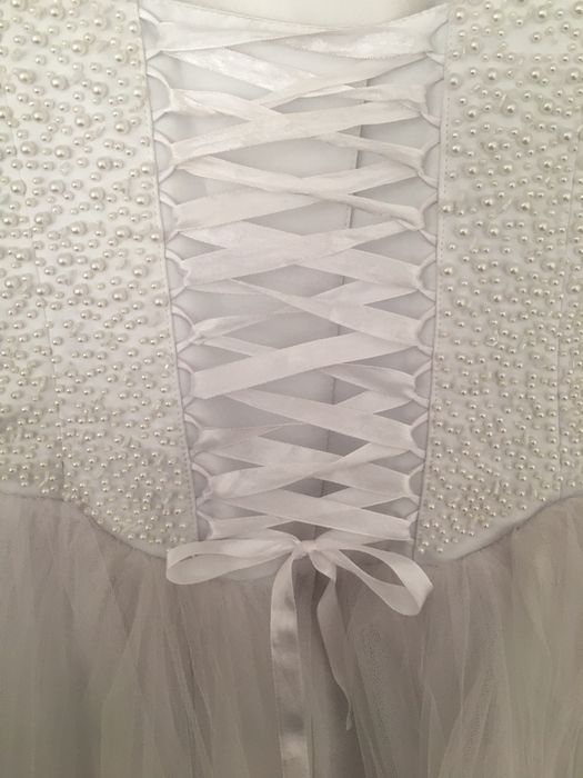Vand rochie de mireasa impecabila! Model printesa