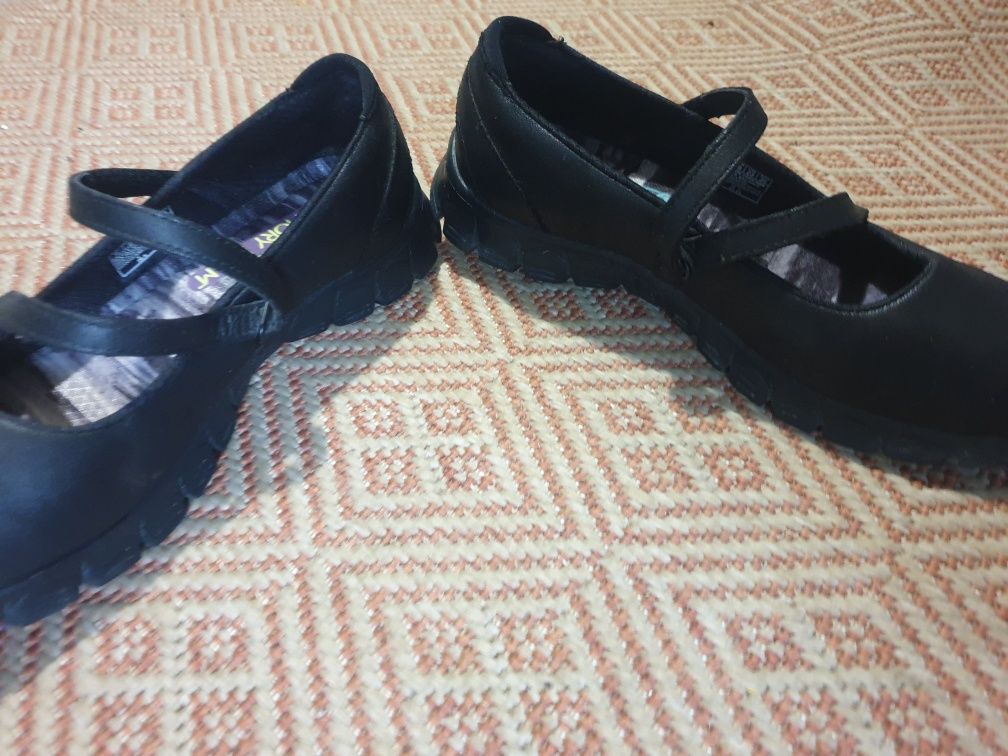 Дамски обувки Skechers - Скечърс 36н - намалям на 35лв от 45лв