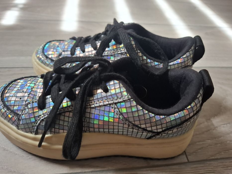 Adidași superbi Zara