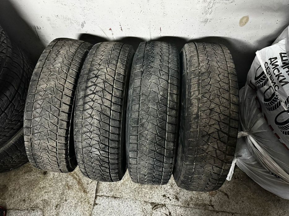 Шины Bridgestone 205, 80, 16. С железками