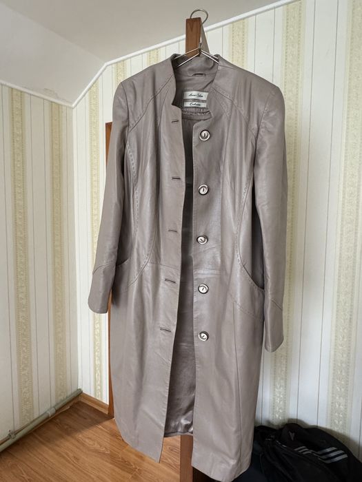 Продаю кожаное пальто