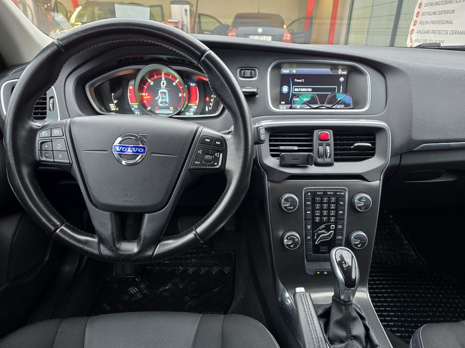 Vând Volvo v40 automat 1.6 d