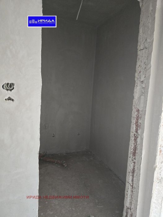 Двустаен апартамент в Малинова долина с двор 44кв.м. с АКТ 14!