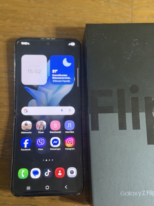 Samsung Galaxy Z Flip4