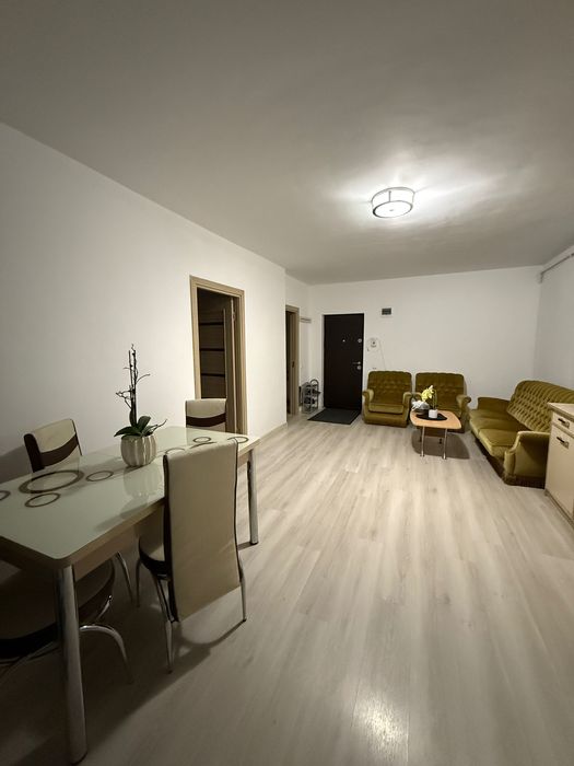 Vand apartament , deasupra de Bmw, Floresti