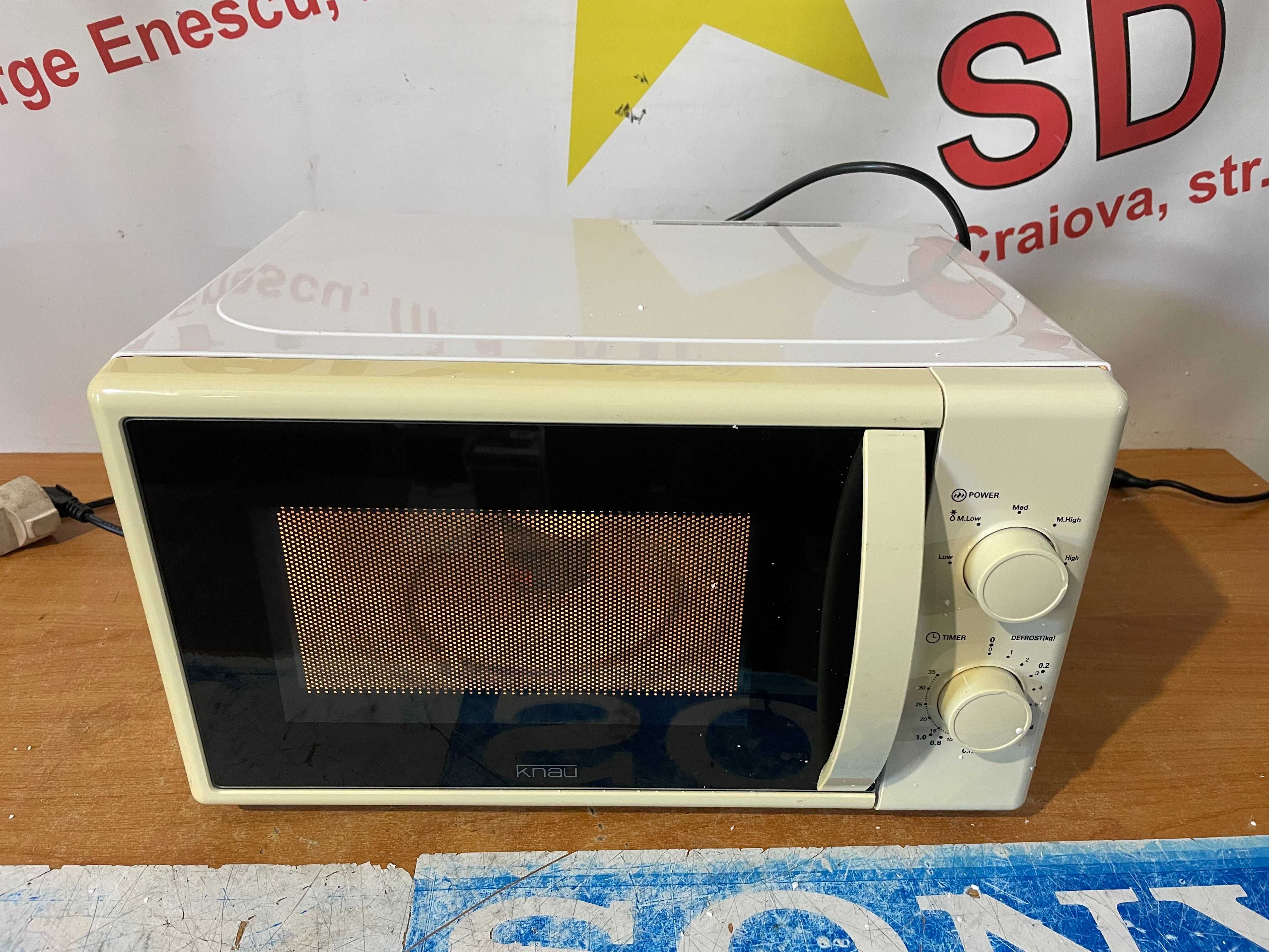Cuptor cu microunde -Dezghetare KNAU  700W, 20 L, Garantie 2 ani