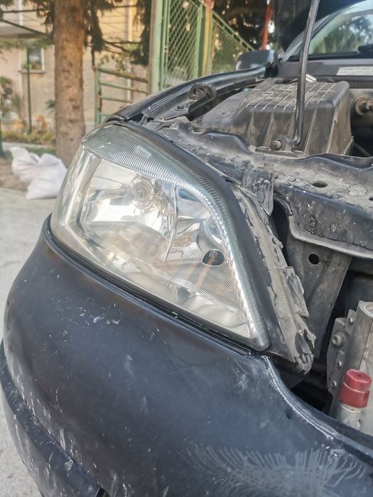 Фолиране и пастиране на автомобили