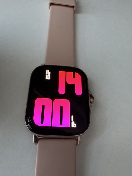 Amazfit GTS 2 Gold – стилен смарт часовник в отлично състояние