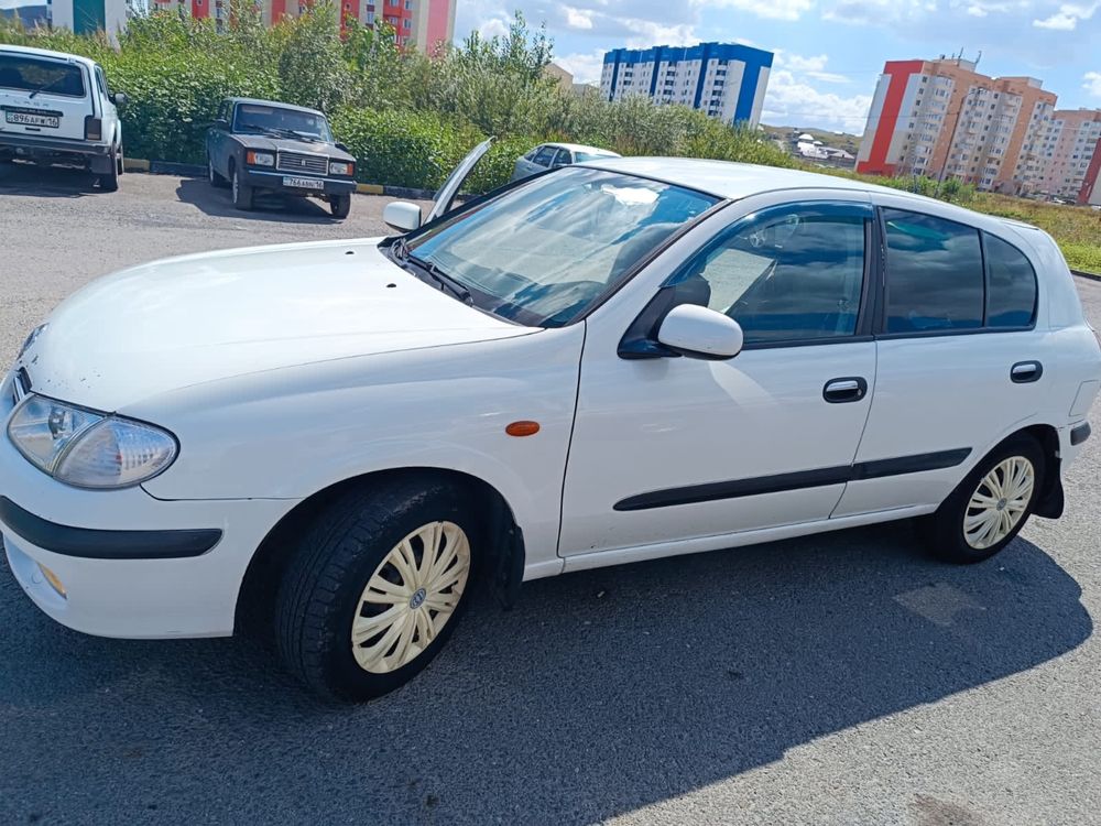 Продам машину Nissan Almera