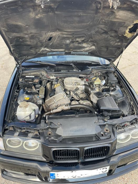 BMW e36 318is coupe