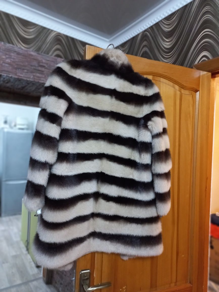 Продам шубу норковую