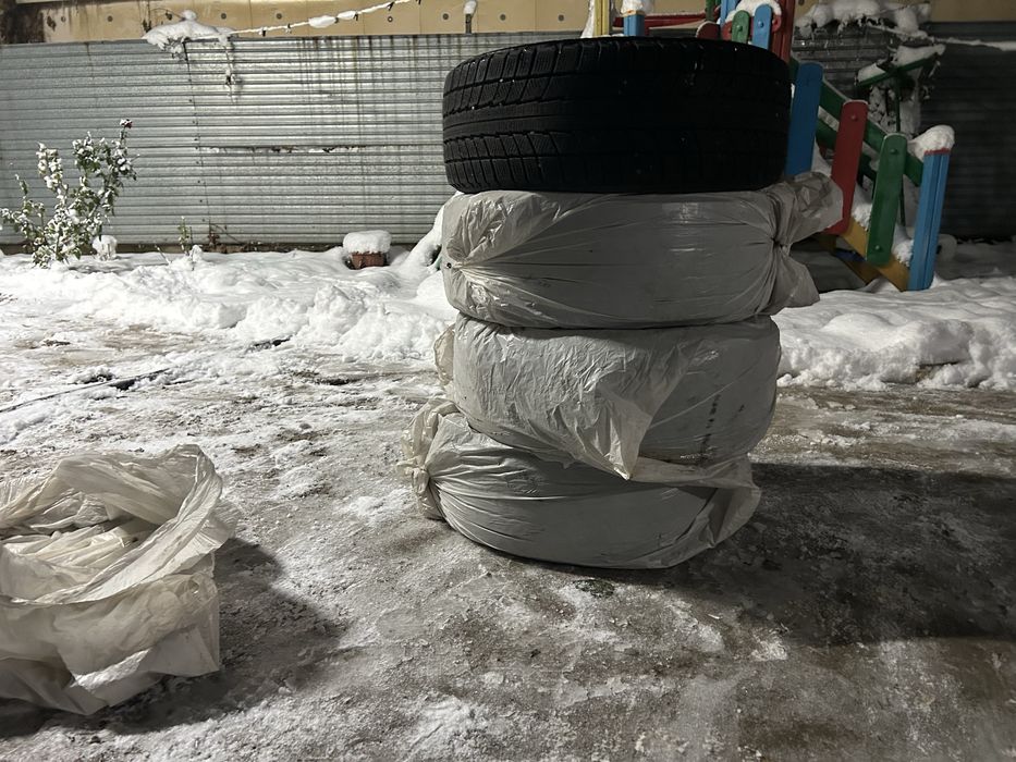Продам зимние шины