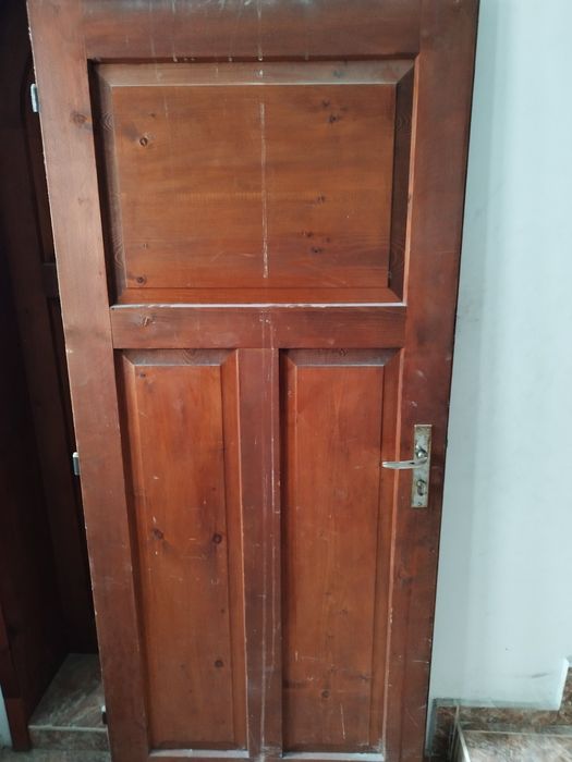Екстериорна врата с каса