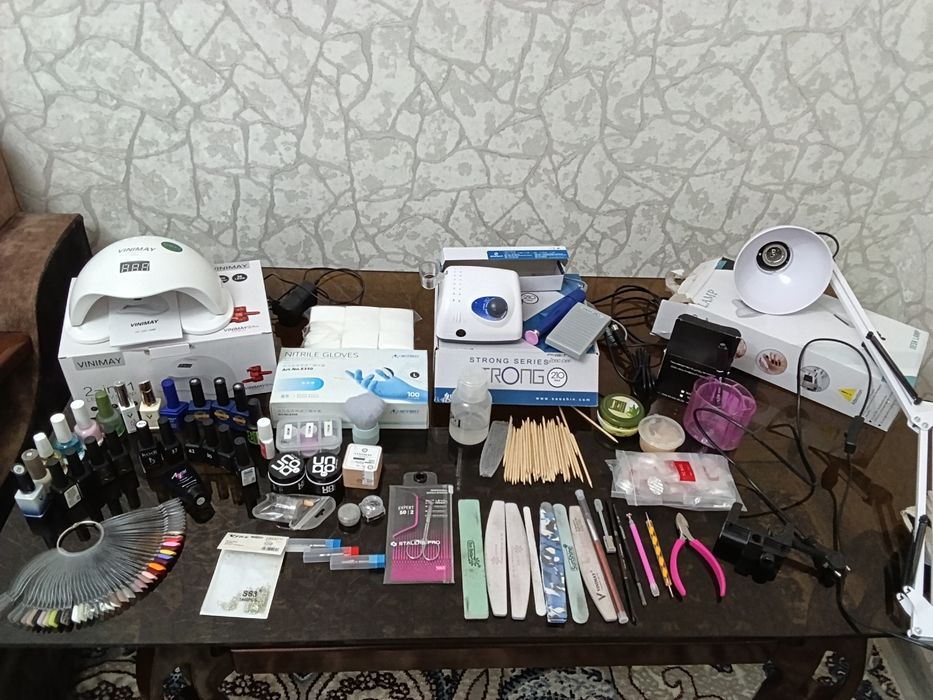 Manikyur pedikyur narsalari sotiladi