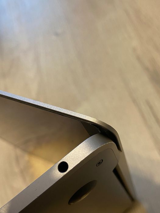 Apple Macbook Pro 2019 13 touchbar i5 8gb ram 256gb ssd BYPASS