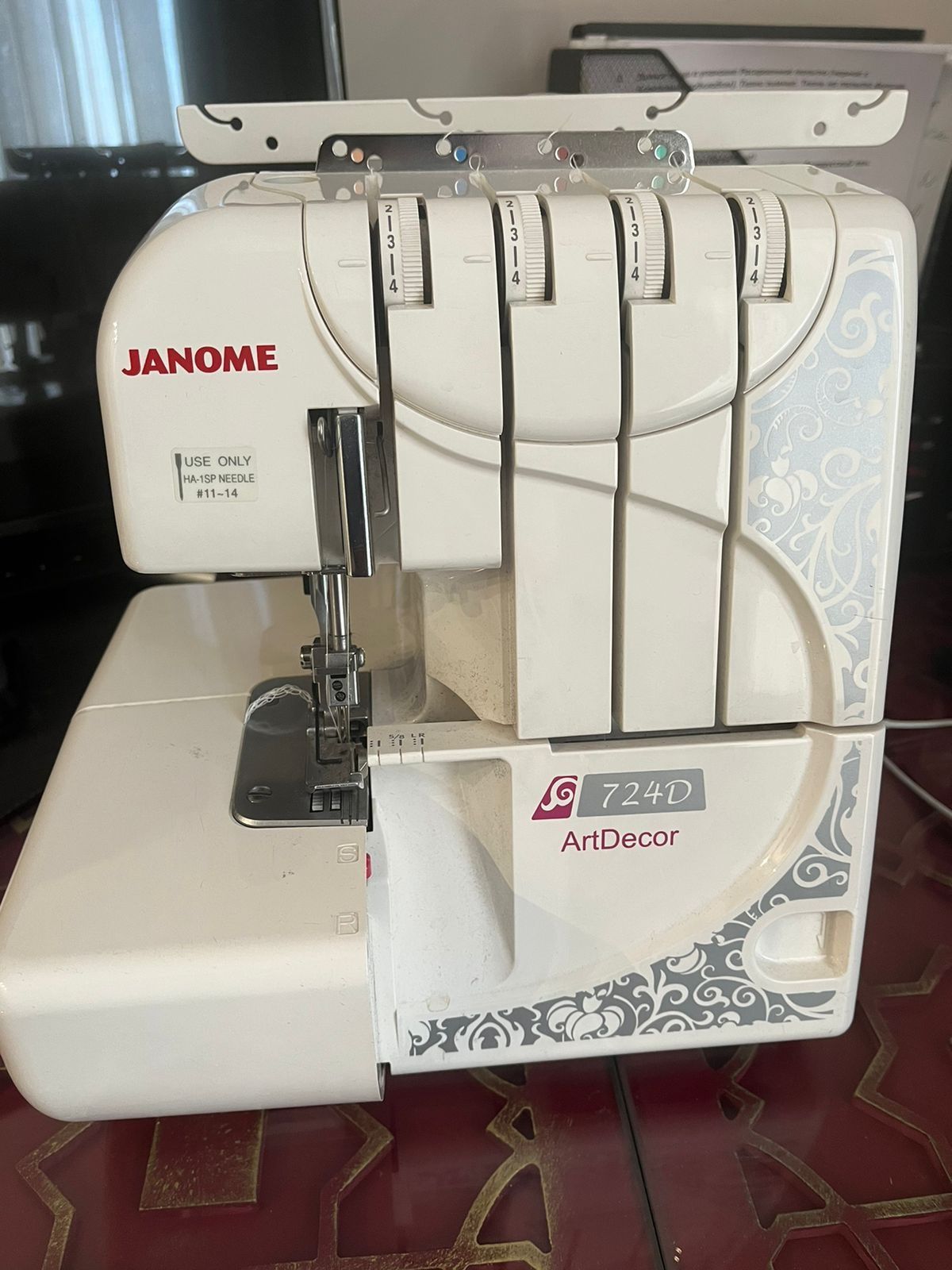 Оверлок janome 724