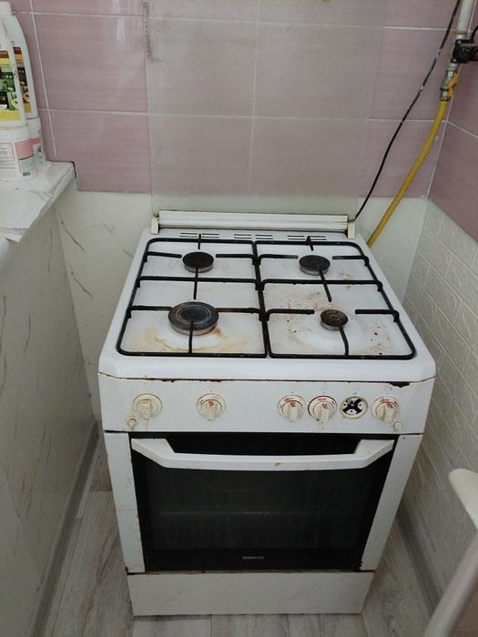 Газовая  плита 4 комфортки