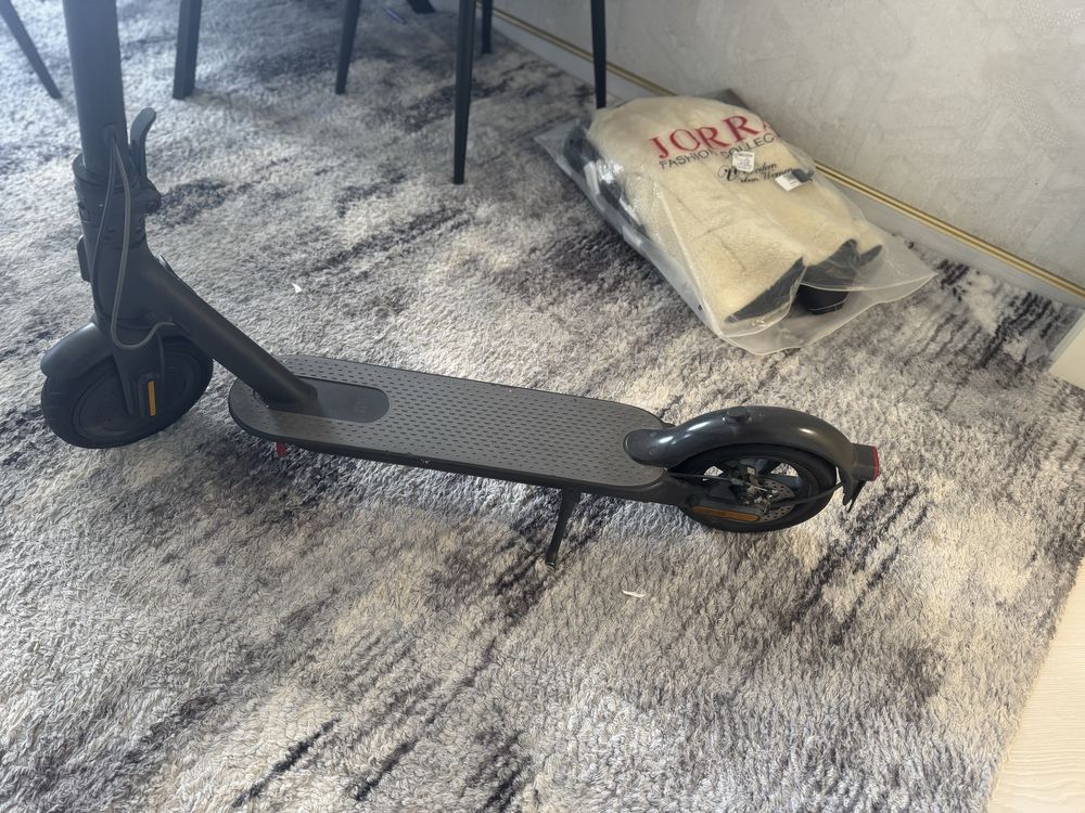 Mi Scooter Essential электронный самокат
