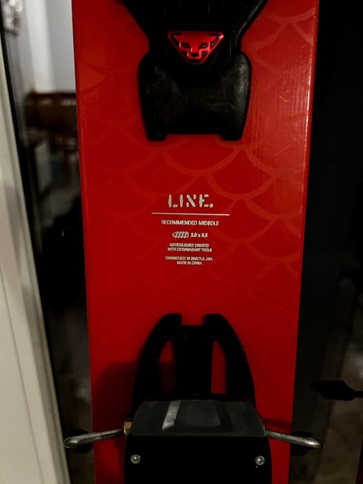 Vand skiurile de tura LINE BACON SHORTY ROUGE 2020