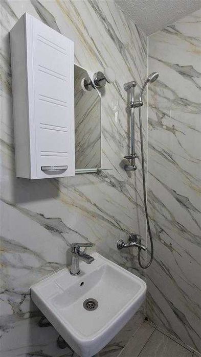 Стаи и легла за нощувки за работници и групи в с.Скравена