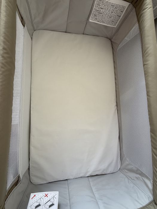 ЧИСТО НОВА Бебешка кошара Next2Me на Chicco Essential Dune Re_Lux