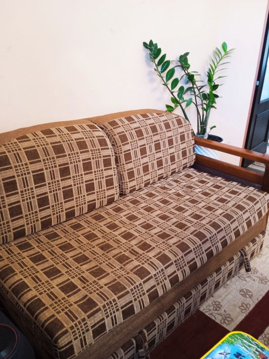 Продаётся раскладной Диван двухспальный удобный Б/у в хорошем состояни