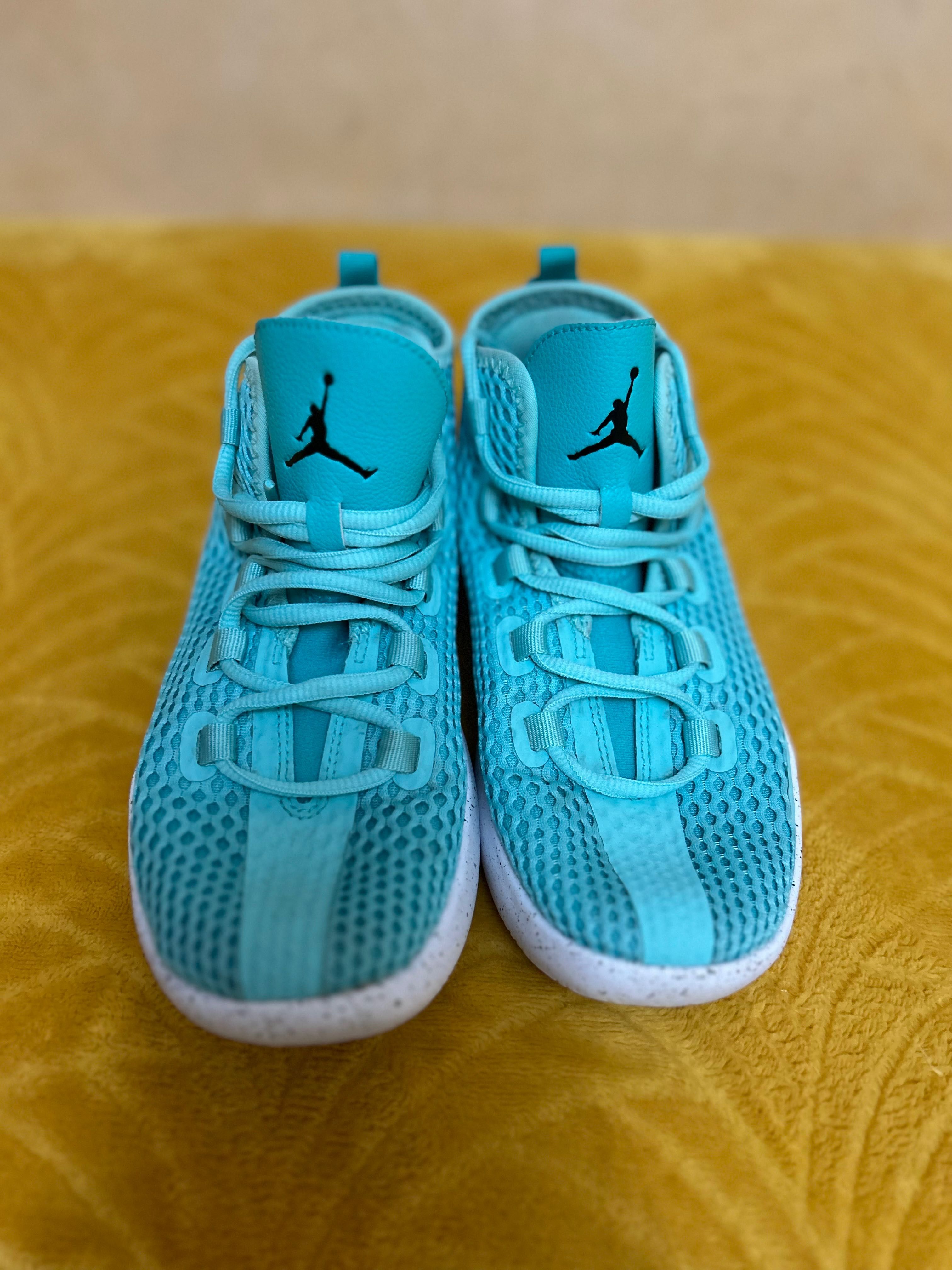 Jordan Reveal Hyper Turquoise