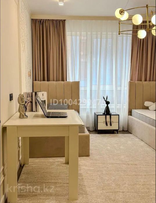 Продам 2 кровати новые и стол