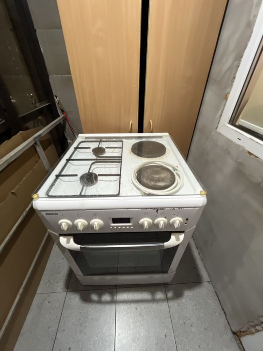 Продаю электрическую плиту за договорную цену