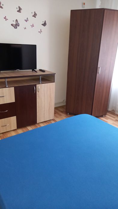 Închiriez garsoniera