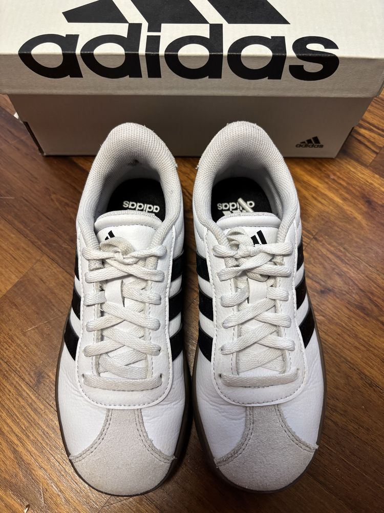 Детски маратонки Adidas и непромокаеми ботушки Adidas