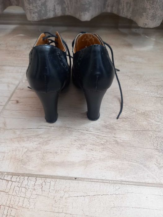 Дамски черни обувки