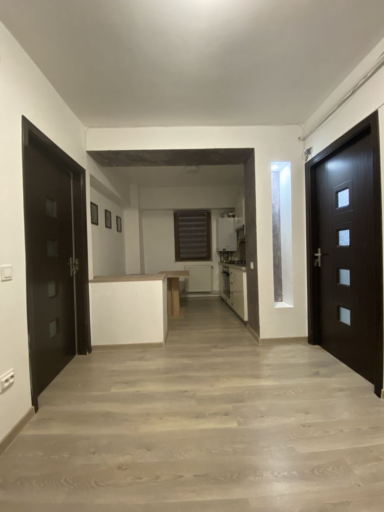 Vand apartament 2 camere -etaj 2 , Calea Bucuresti