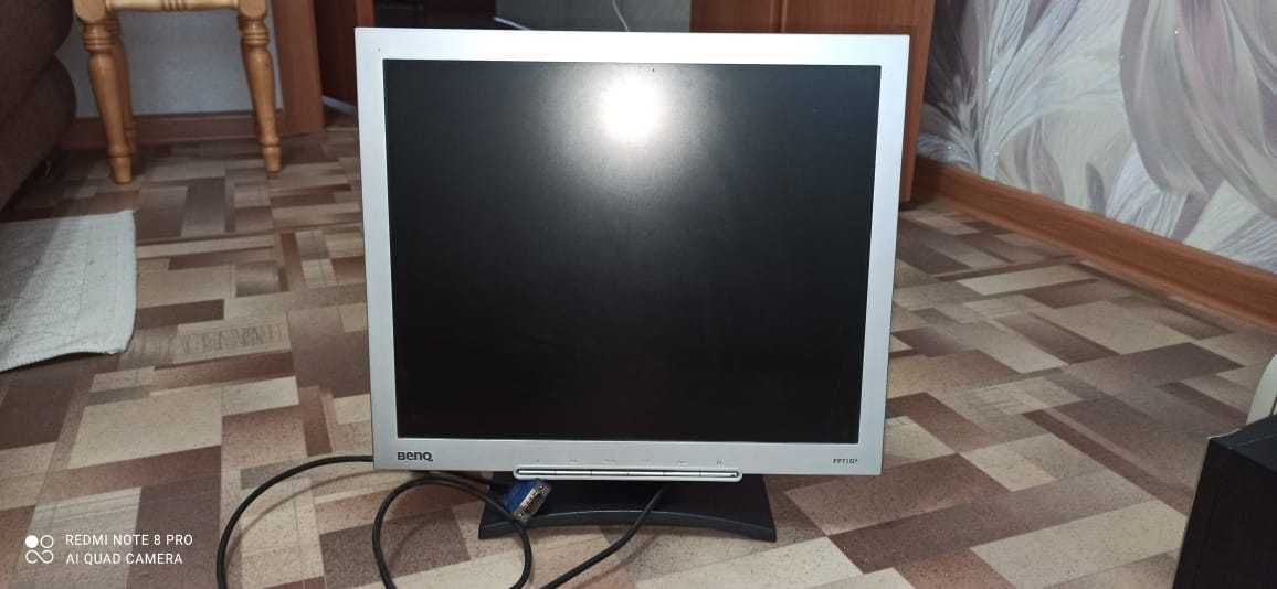 Монитор BENQ  модель FP71G+