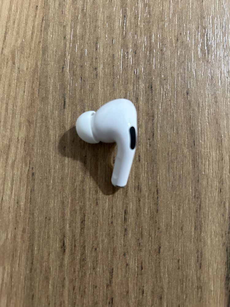 Продаю AirPods pro