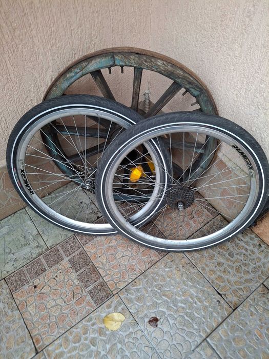 Продавам гуми 26'-антитрън,заедо с капли