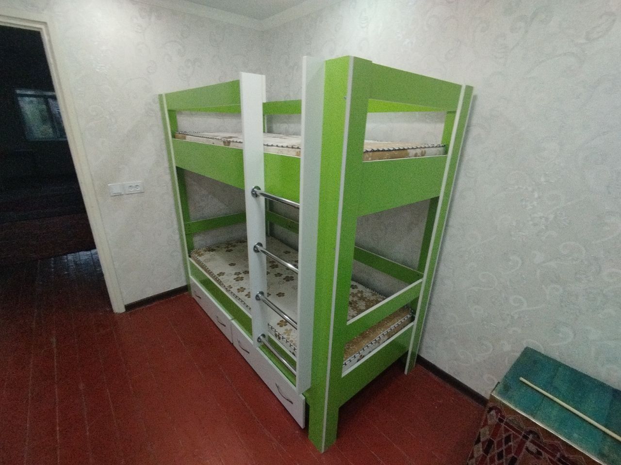 Кроват двухяросний