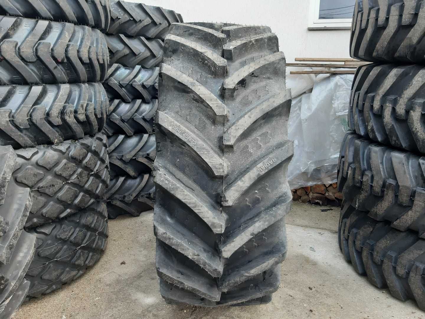 Cauciucuri pentru combina CLAAS AVERO 650/75R32 anvelope noi radiale