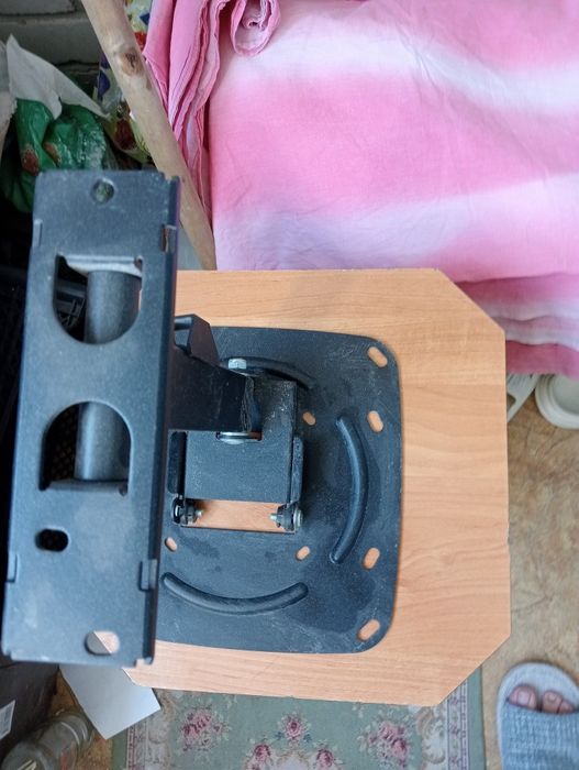 кронштейн в хорошем состоянии.