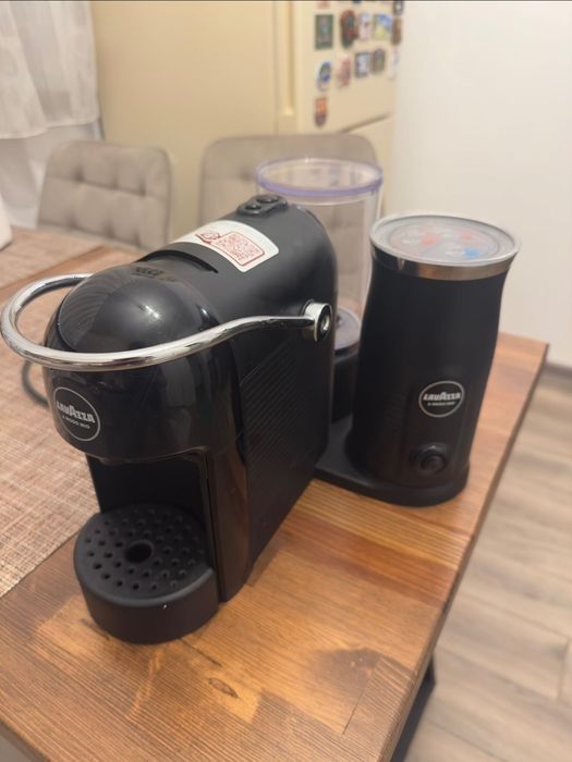 Espresor de cafea Lavazza Mondo mio jolie&milk