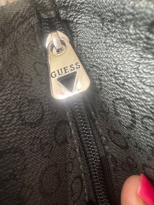 Guess нова чанта бес етикет