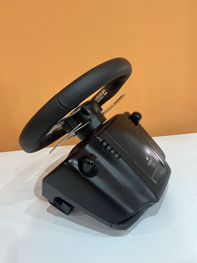 Logitech g27 в много добро състояние