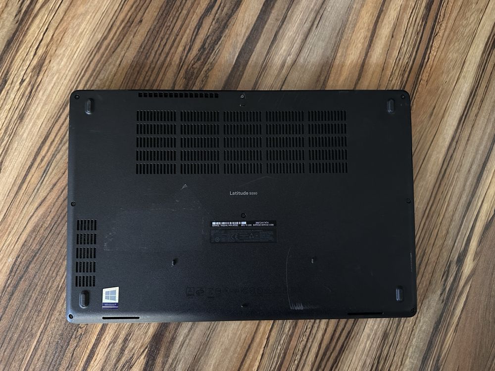 Dell latitude 5590